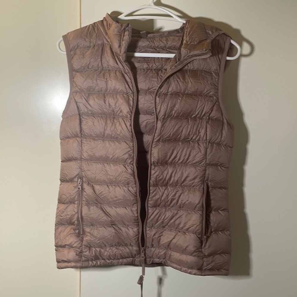 TNA Botanie Down Vest Mauve Purple Down Vest size Small